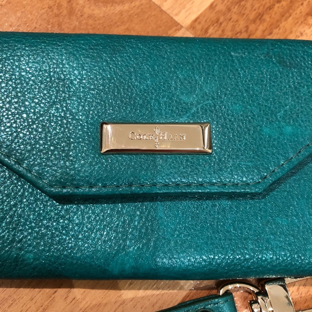 Cole Haan Green Shimmer Leather Wallet Cell Holder - Picture 2 of 5